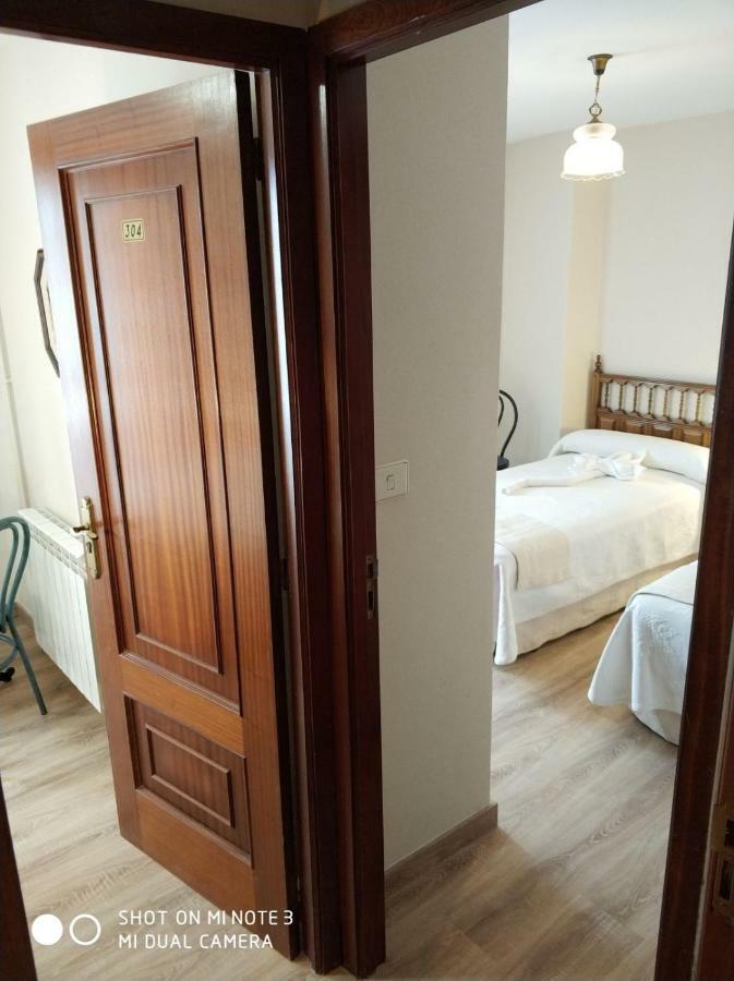 Pension Pura Cuntis Extérieur photo