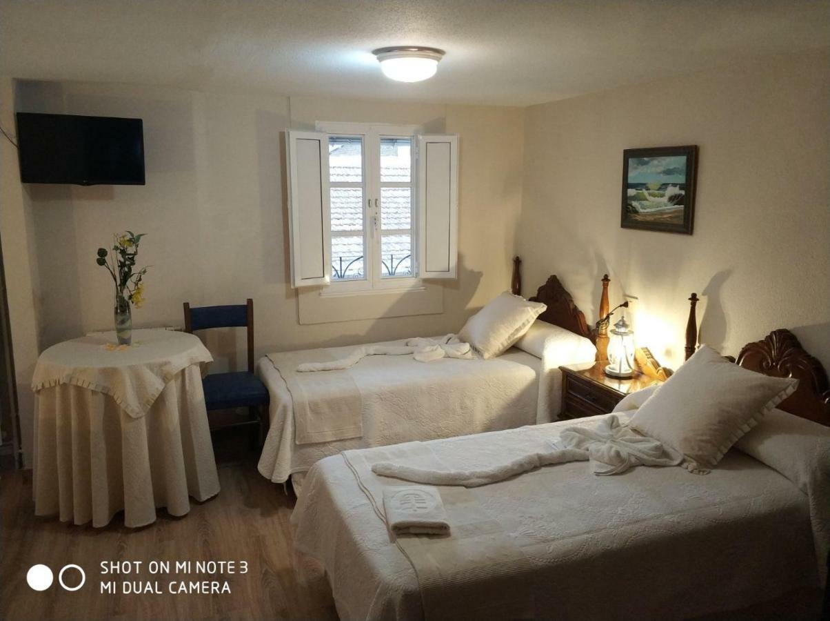 Pension Pura Cuntis Extérieur photo
