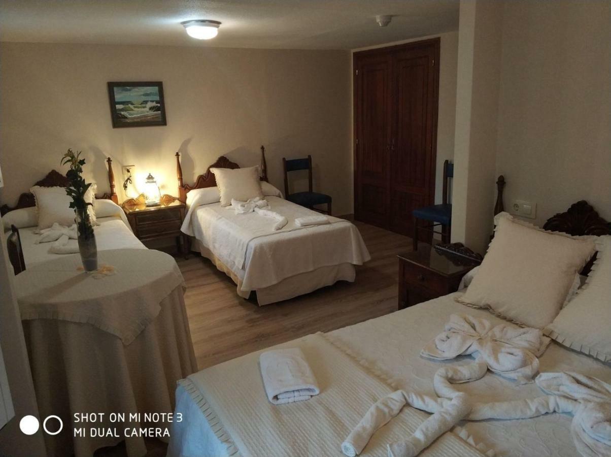Pension Pura Cuntis Extérieur photo